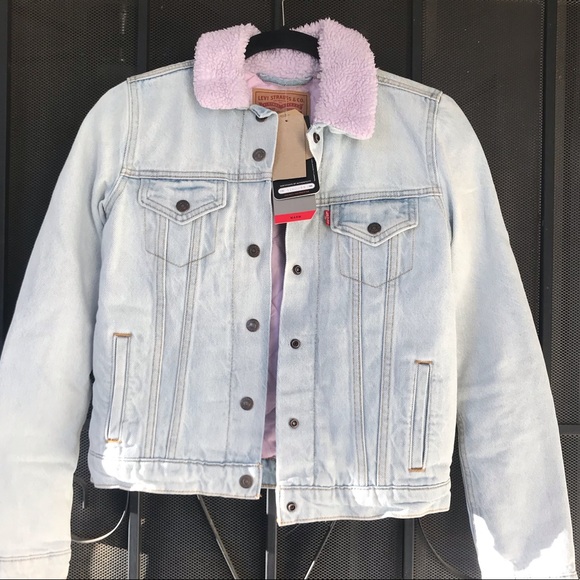 Levi's Jackets & Blazers - NWT Levi’s jean jacket